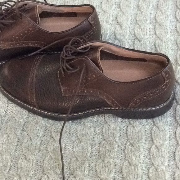 Bass shoes. New without tags ,never worn